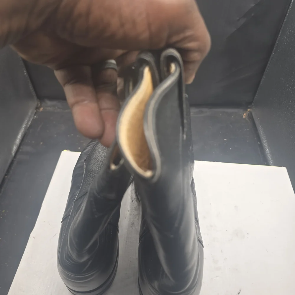Justin Boots Classic Black‎ Leather Heeled Boots